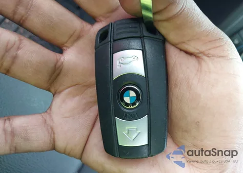 2015 BMW X1 xDrive28I z USA, uszkodzony, nr VIN WBAVL1C52FVY29719